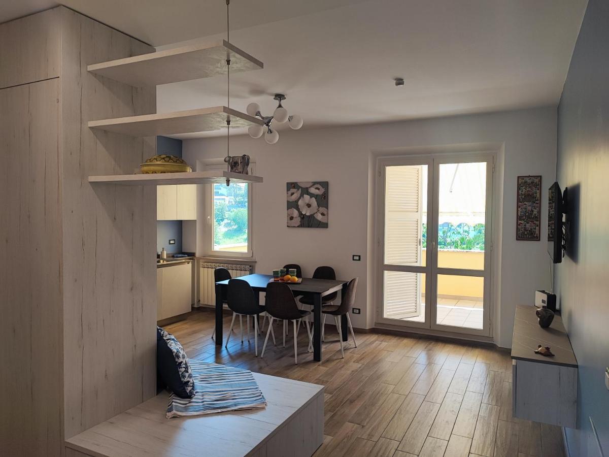 Apartamento Casa Nadia A Pochi Passi Dal Mare Con Garage, Terrazza E Sala Giochi Numana Exterior foto