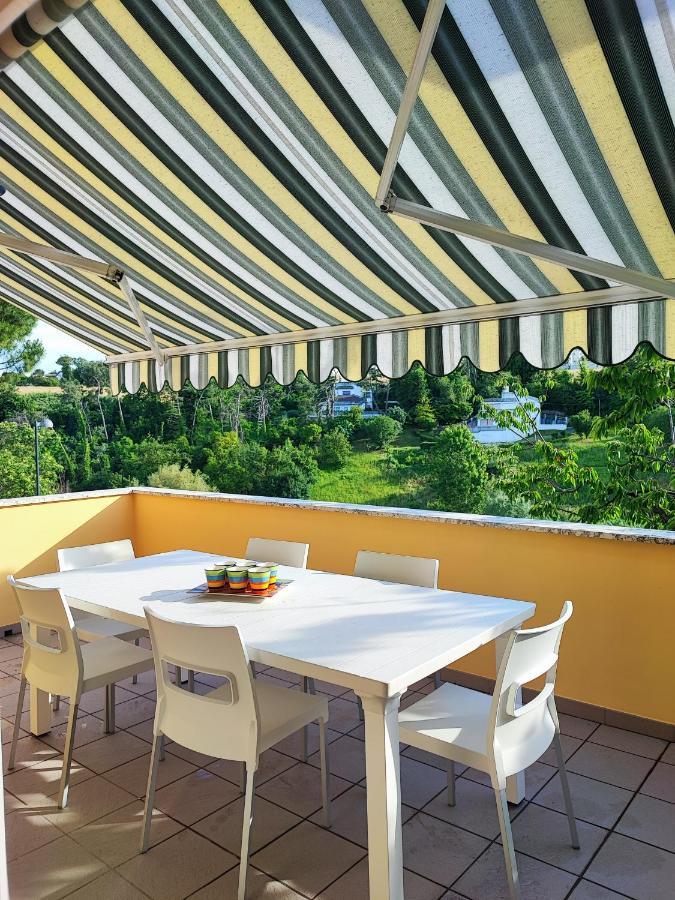 Apartamento Casa Nadia A Pochi Passi Dal Mare Con Garage, Terrazza E Sala Giochi Numana Exterior foto