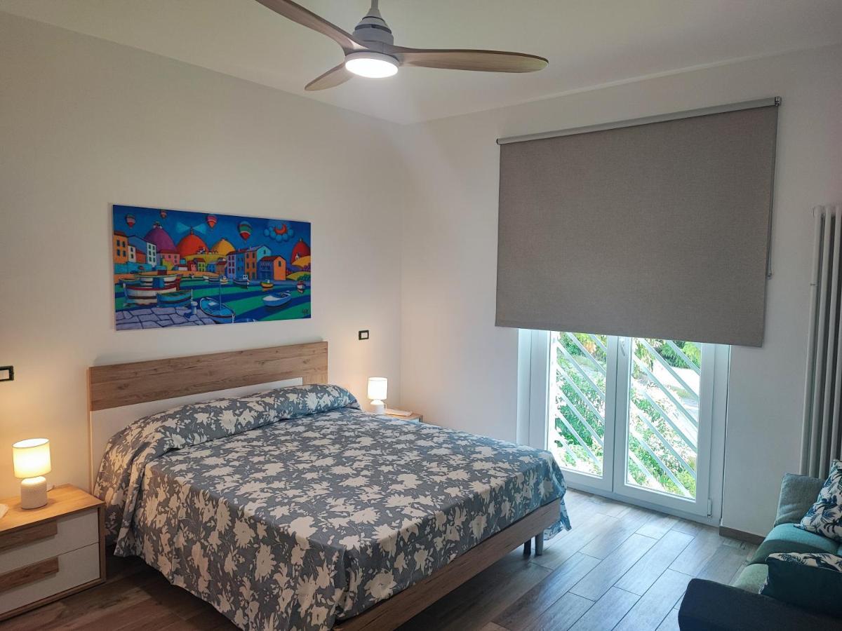 Apartamento Casa Nadia A Pochi Passi Dal Mare Con Garage, Terrazza E Sala Giochi Numana Exterior foto