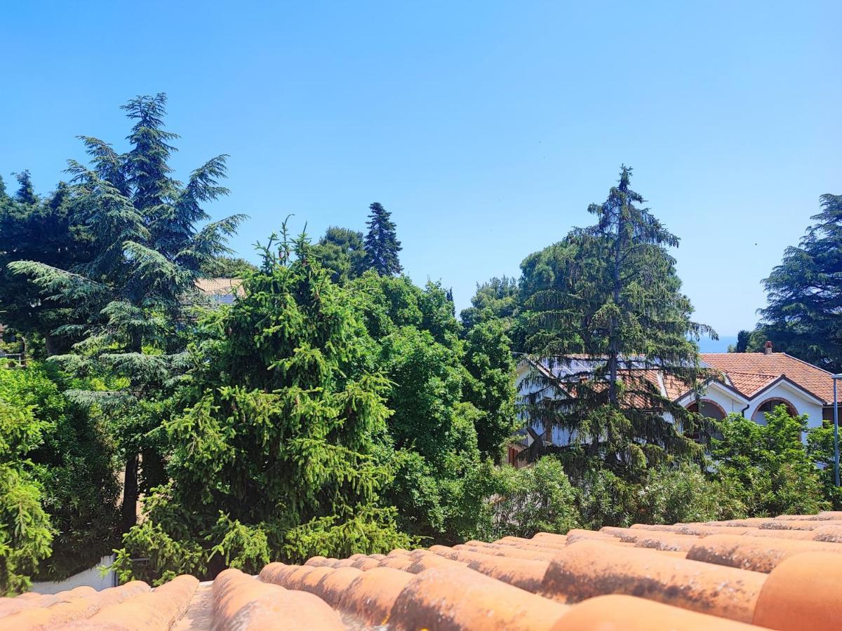 Apartamento Casa Nadia A Pochi Passi Dal Mare Con Garage, Terrazza E Sala Giochi Numana Exterior foto